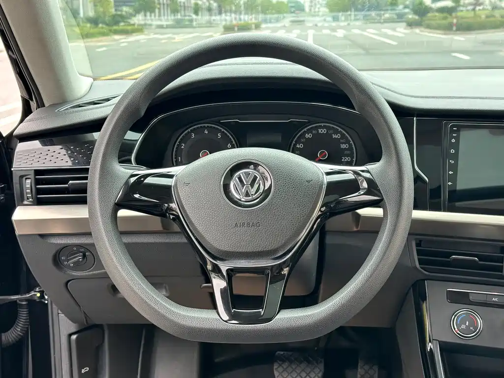 Volkswagen Passat — миниатюра 11