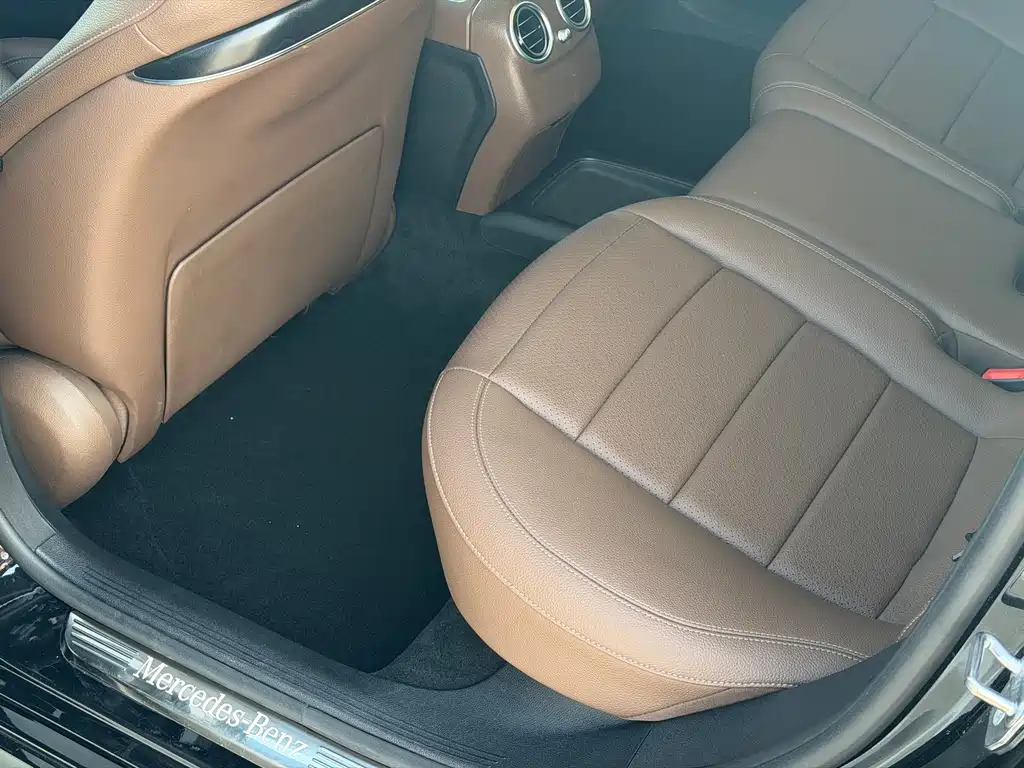 Mercedes-Benz E-Class — миниатюра 13