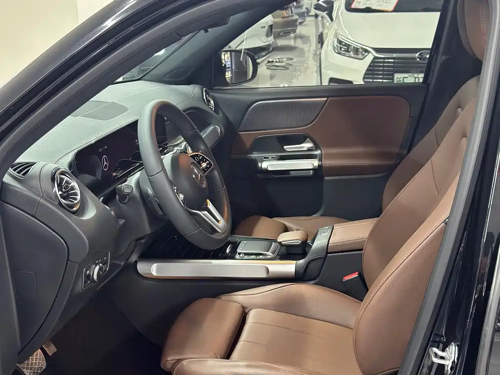 Mercedes-Benz GLB — миниатюра 7