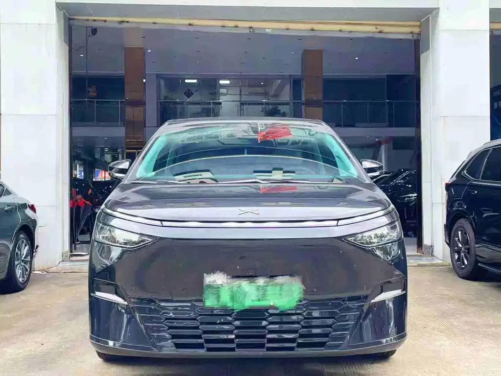 XPeng X9 — миниатюра 2