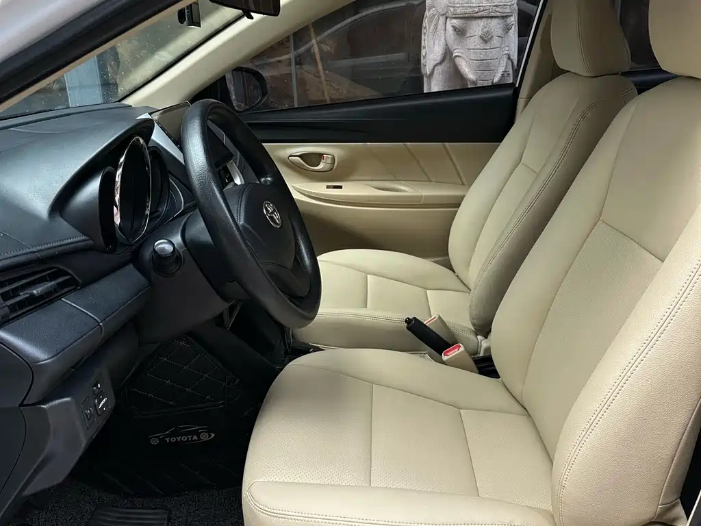 TOYOTA YARIS L TO ENJOY