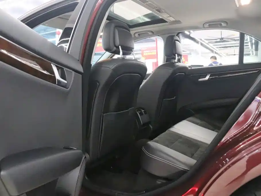 Mercedes-Benz C-Class — миниатюра 14