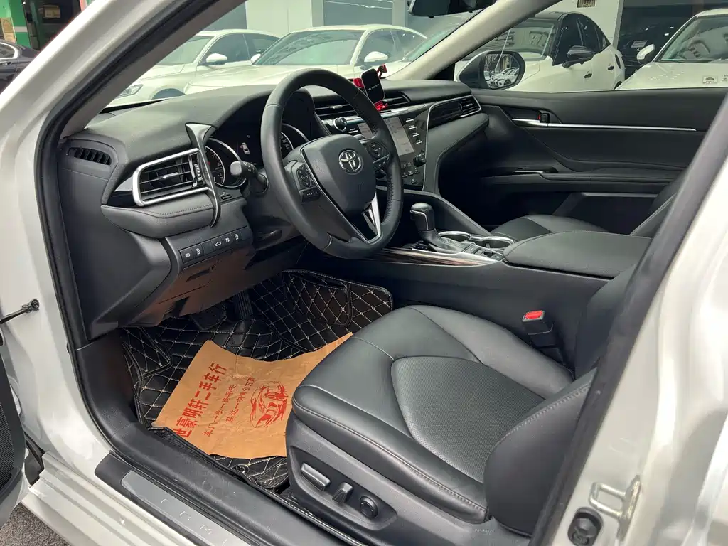 Toyota Camry 2018 2.5G Luxury