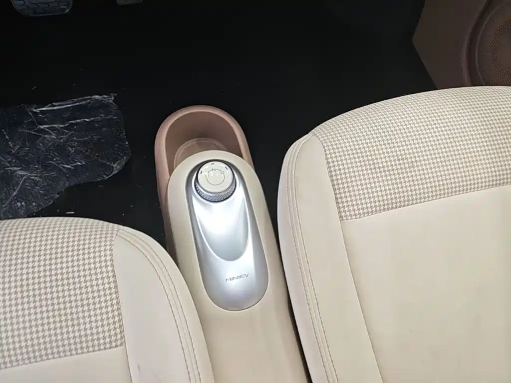Wuling MINIEV — миниатюра 14