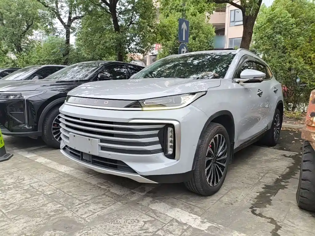 Exeed Lingyun — миниатюра 2