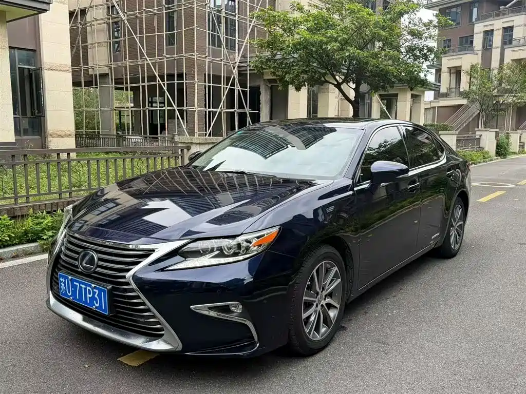 Lexus ES 2016