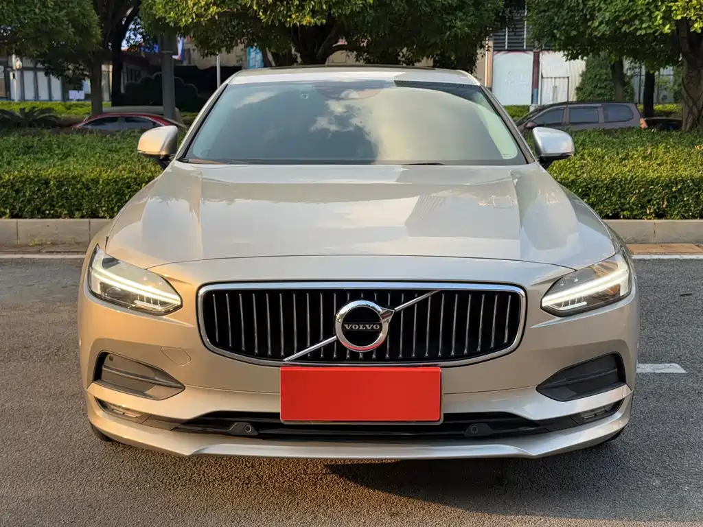 Volvo S90 — миниатюра 2