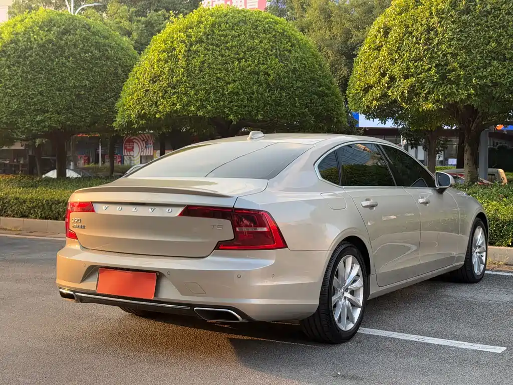 Volvo S90 — миниатюра 4