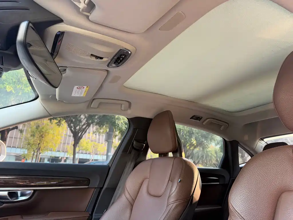 Volvo S90 — миниатюра 19