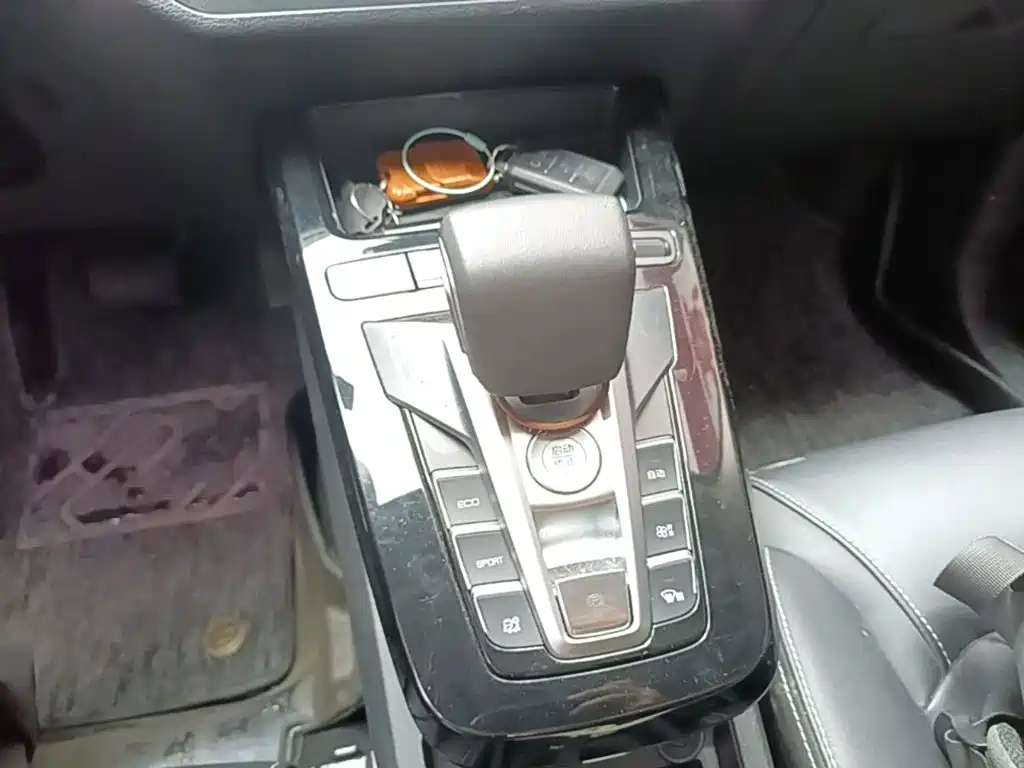 BYD Yuan EV — миниатюра 14