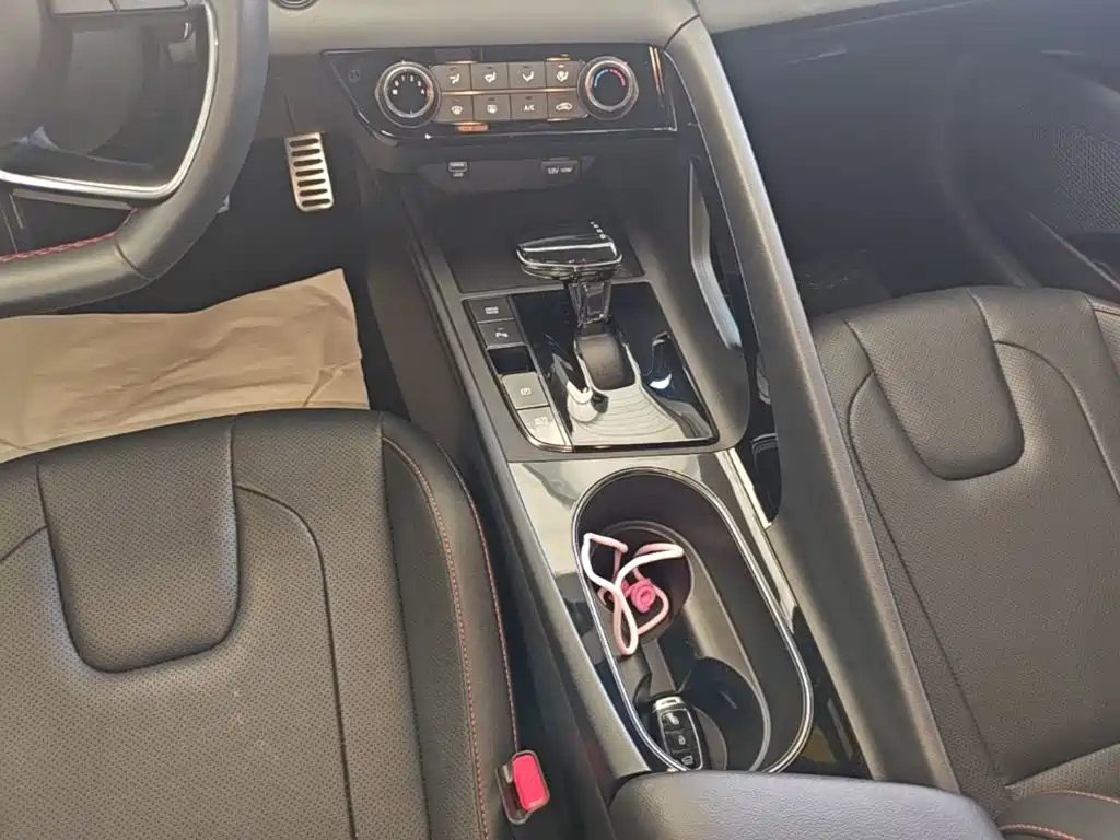 Hyundai Elantra — миниатюра 14