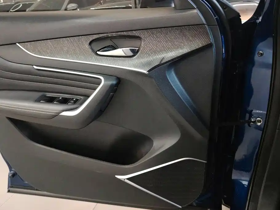 Venucia V — миниатюра 7