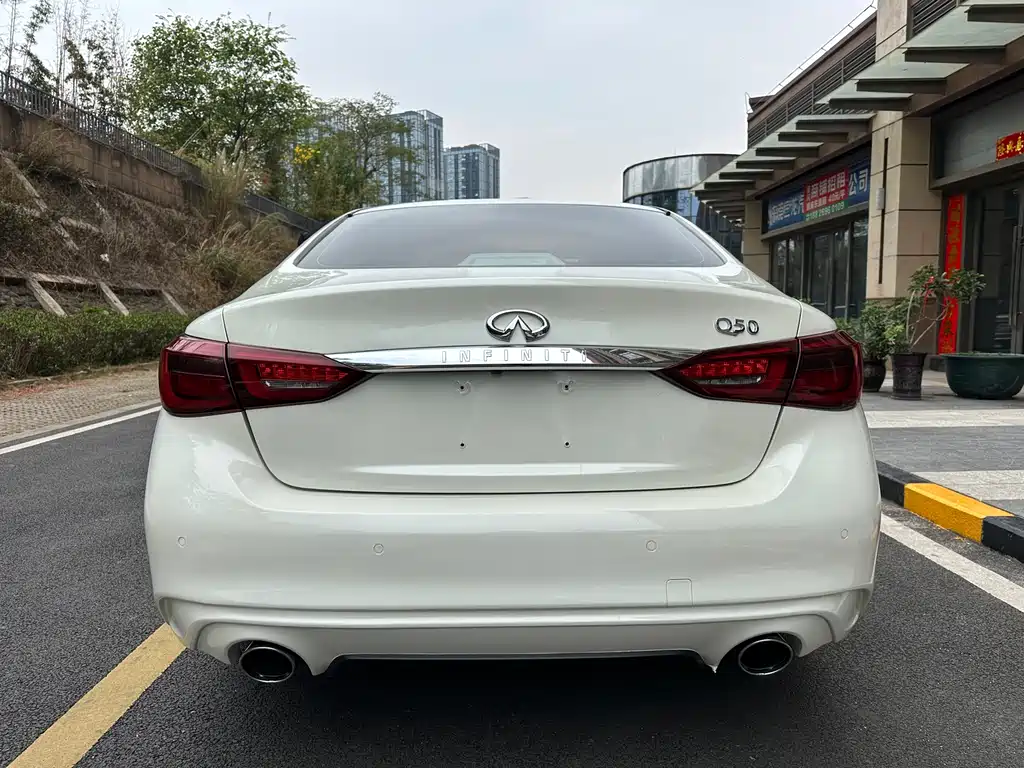 INFINITI Q50L