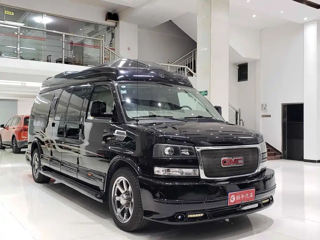 GMC Savana 6.0L LWB Leader Edition, фото 3