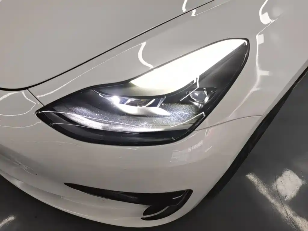 Tesla Model 3 — миниатюра 24