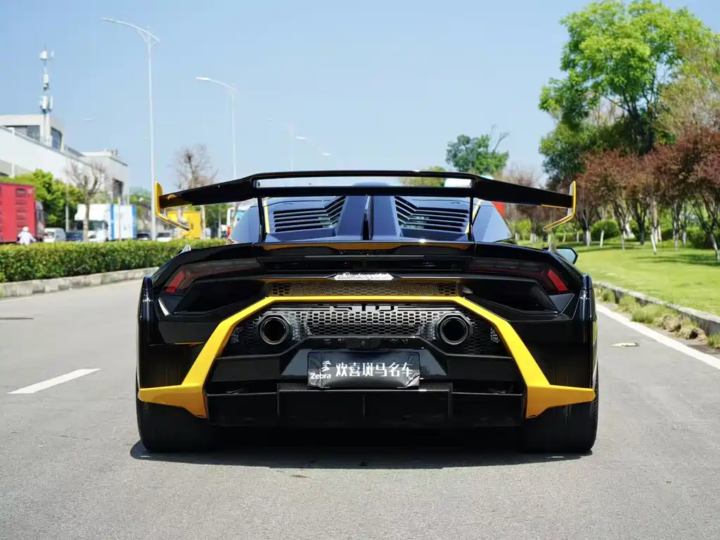 LAMBORGHINI HURACÁN