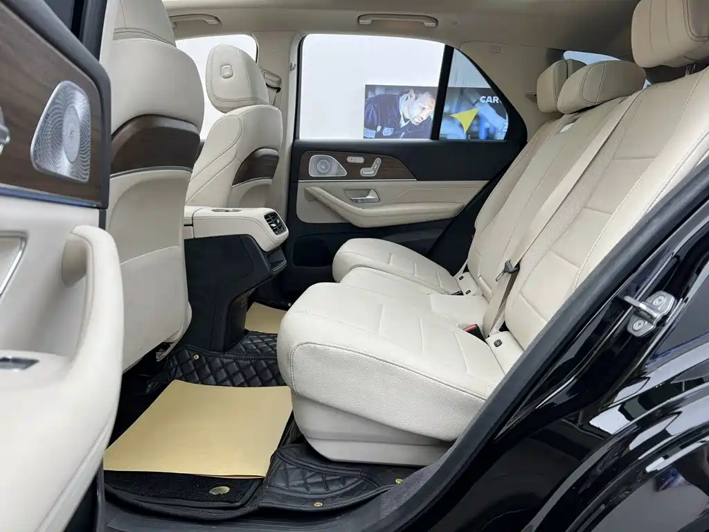 Mercedes-Benz GLE (Import) — миниатюра 20
