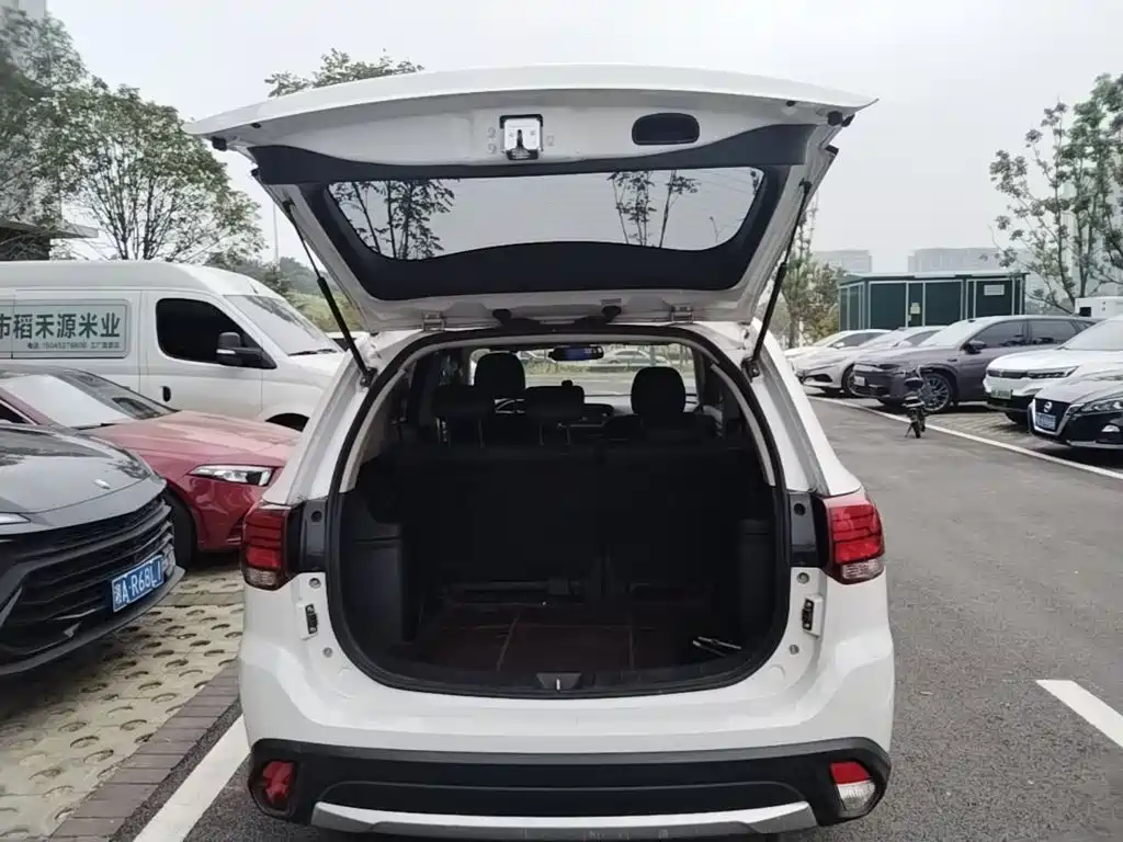 Mitsubishi Outlander (Import) — миниатюра 22