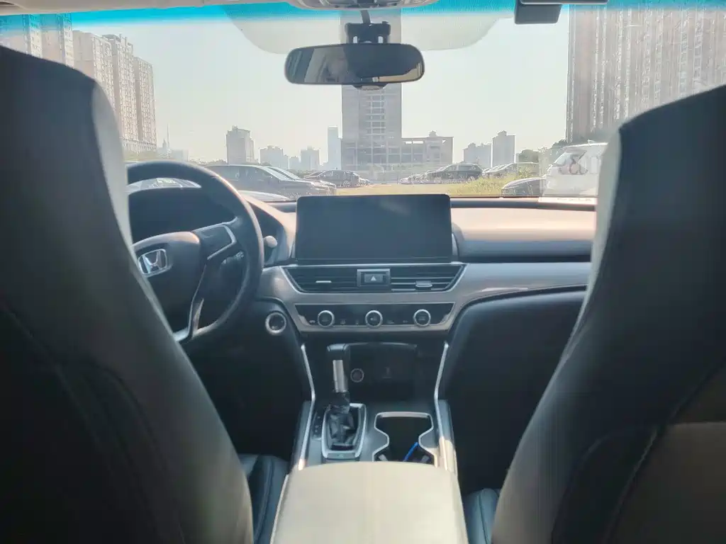 Honda Accord — миниатюра 7