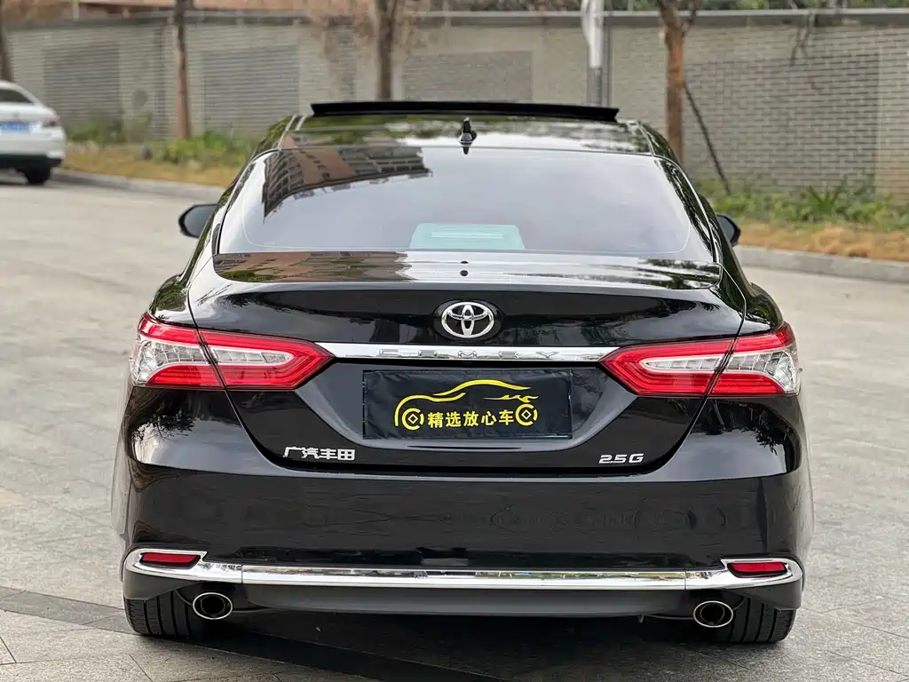 TOYOTA CAMRY