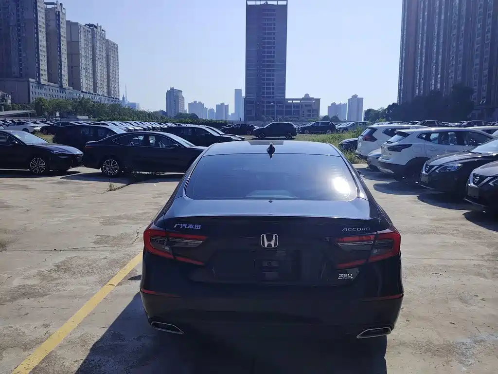 Honda Accord — миниатюра 8