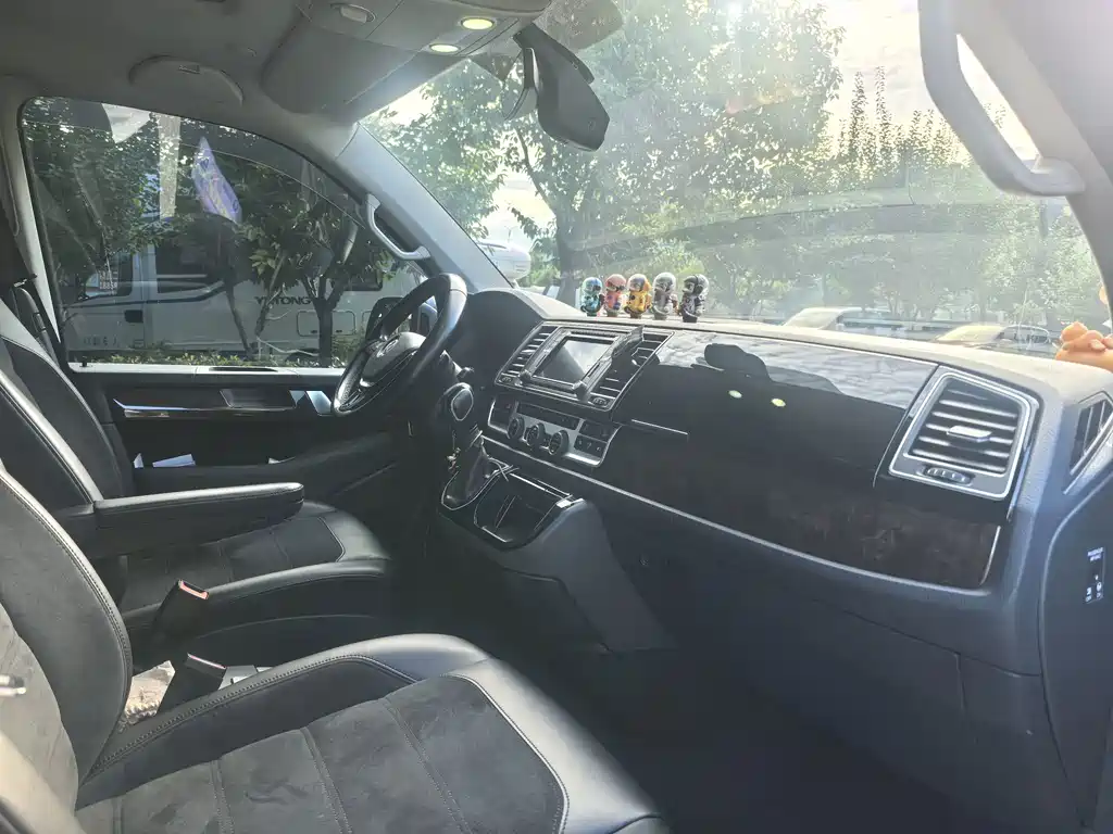 Volkswagen Multivan — миниатюра 9