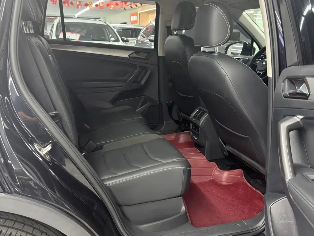 Volkswagen Tiguan L — миниатюра 9