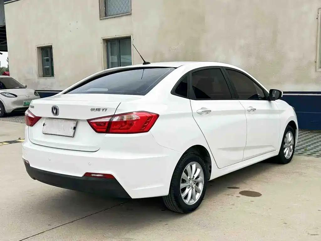 Changan V7 — миниатюра 6