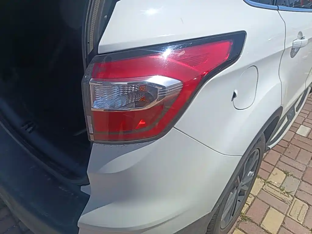 Ford Kuga — миниатюра 8
