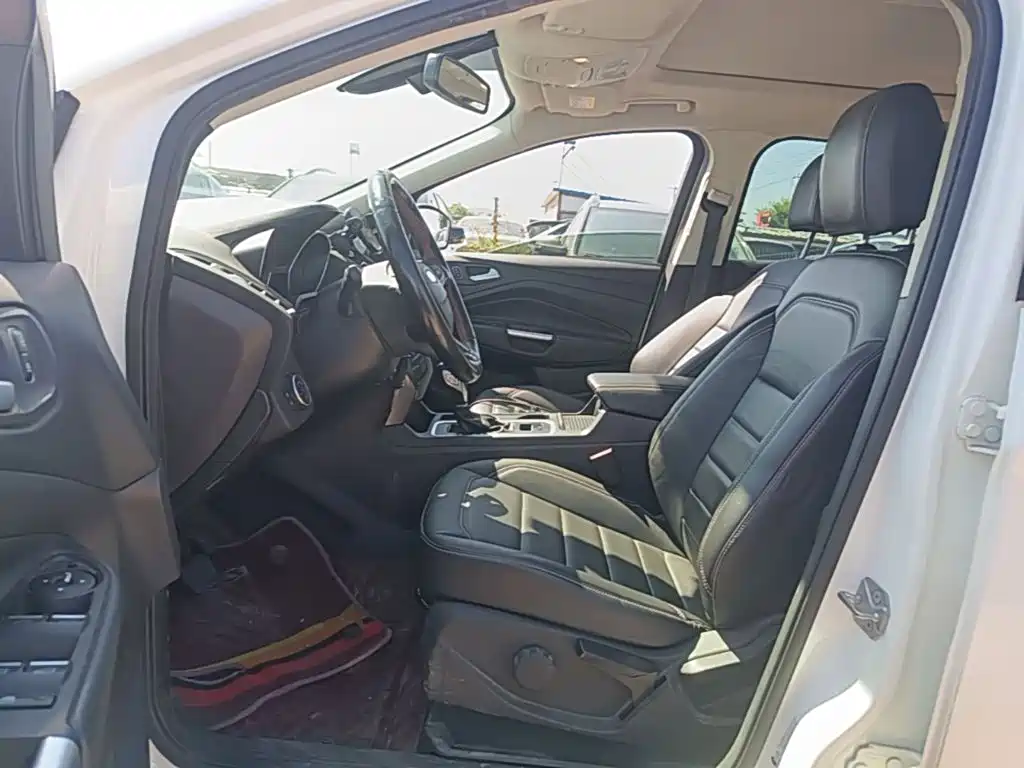 Ford Kuga — миниатюра 15