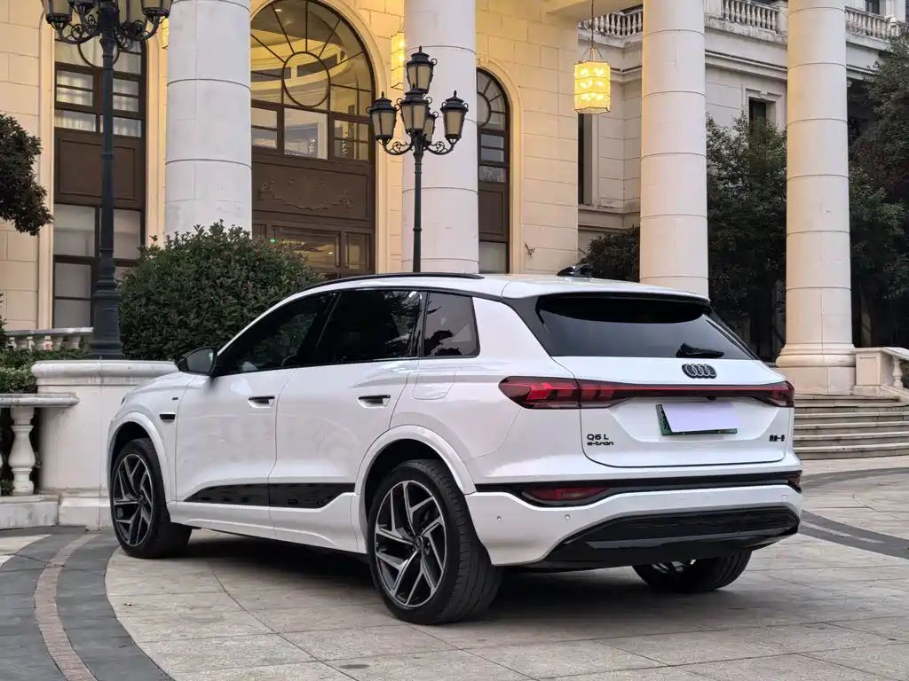 Audi Q6L e-tron — миниатюра 17