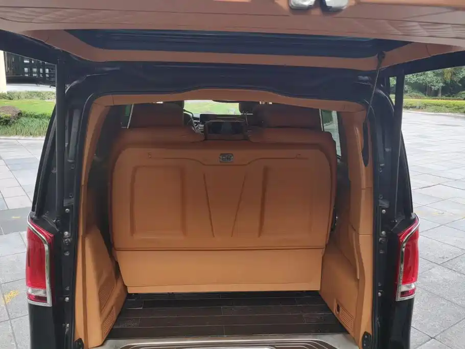 Mercedes-Benz V-Class — миниатюра 4