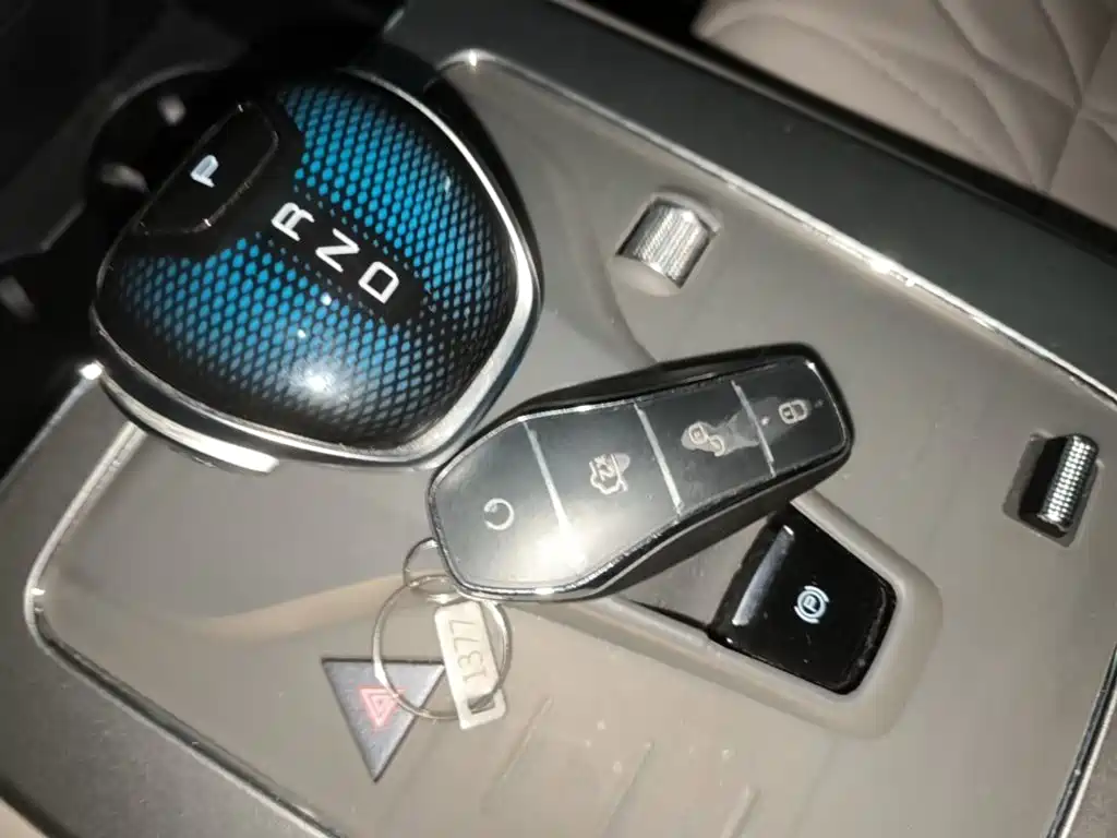BYD Tang New Energy — миниатюра 9