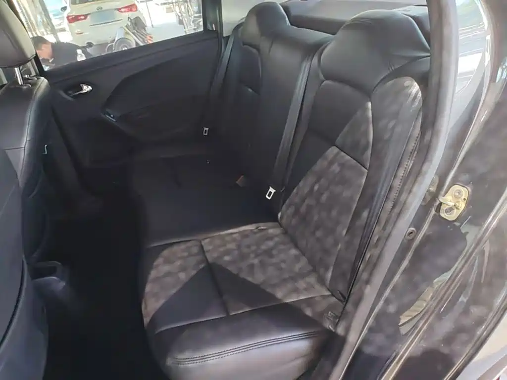 Citroen Elysee — миниатюра 17