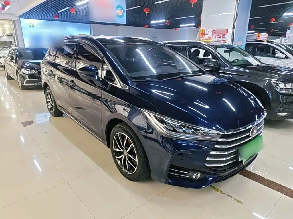 BYD MAX — миниатюра 4