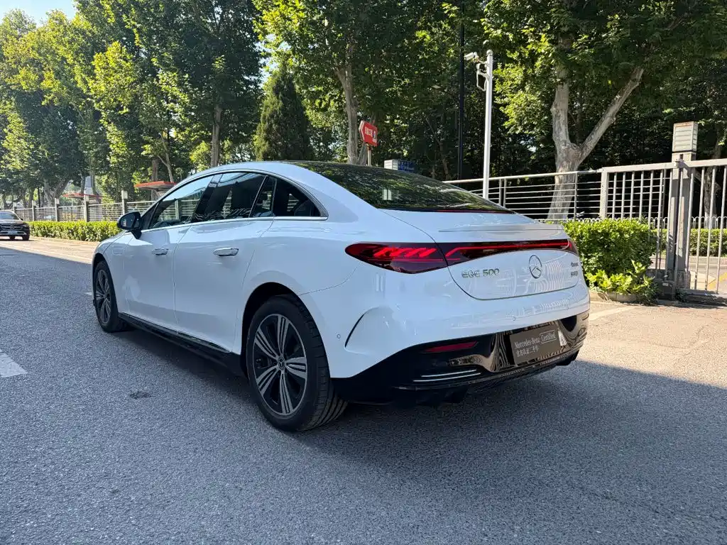Mercedes-Benz EQE — миниатюра 11