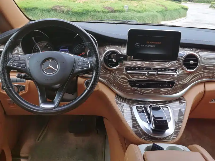 Mercedes-Benz V-Class — миниатюра 12