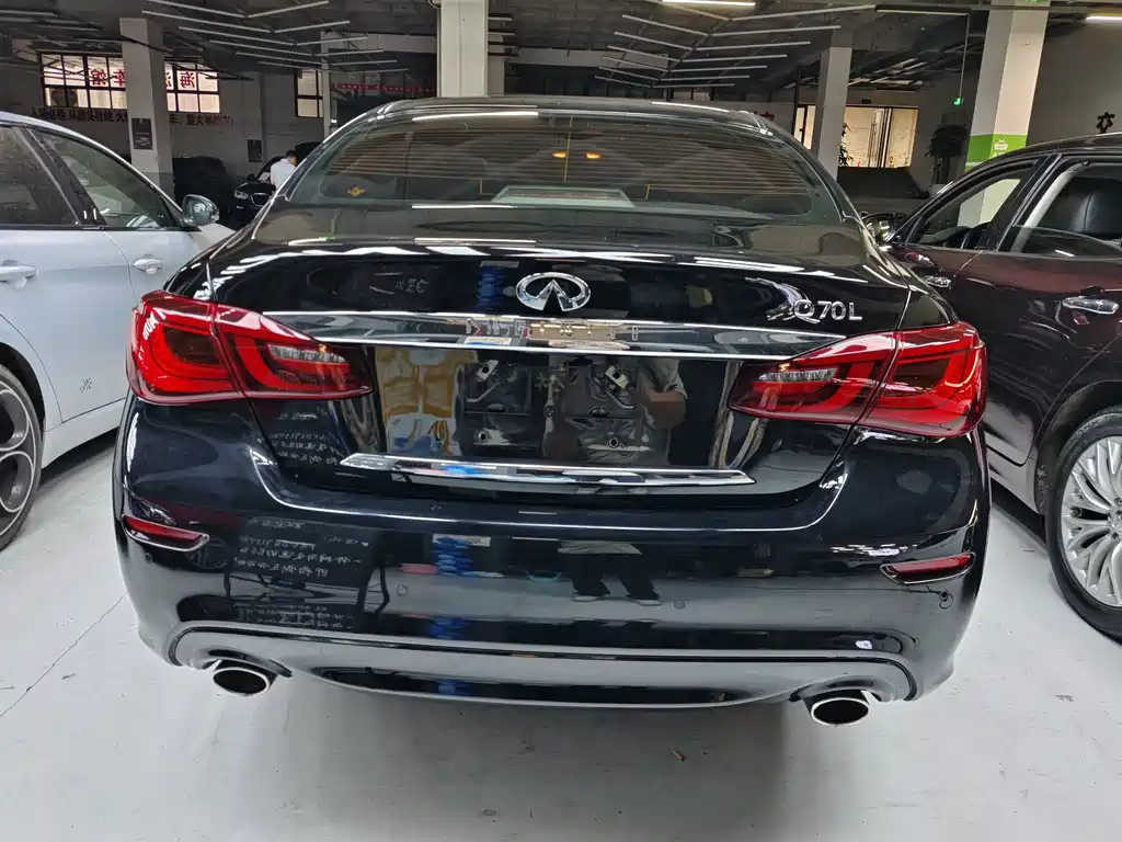 Infiniti Q70 — миниатюра 5