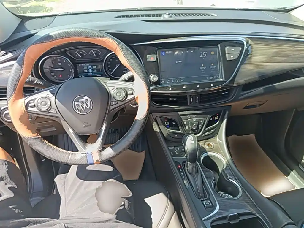 Buick Envision Plus — миниатюра 10