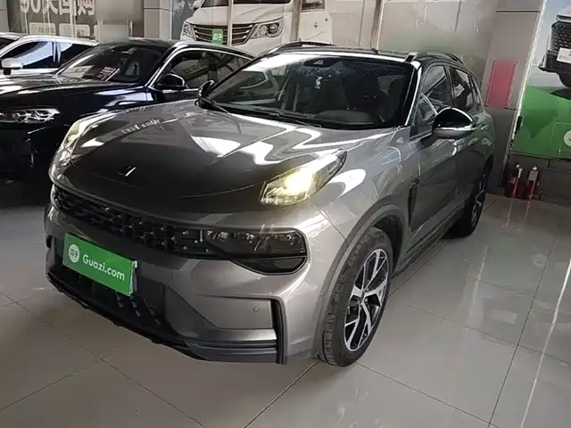 2021 Lynk & Co 01