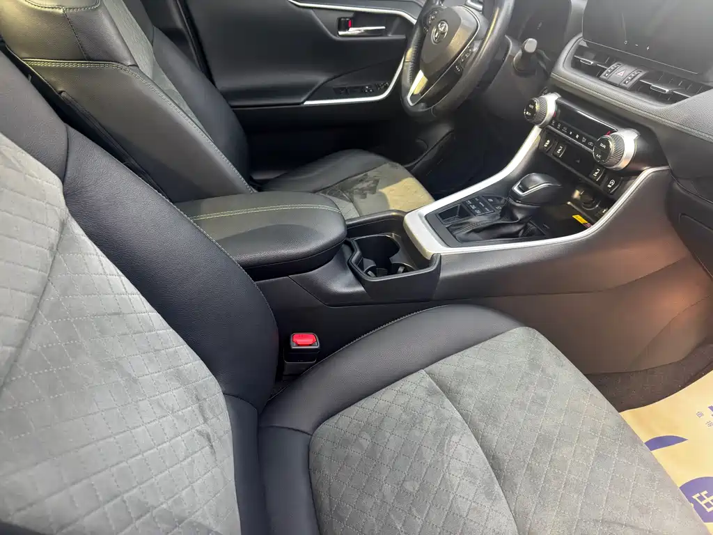 TOYOTA RAV4 RONGFANG