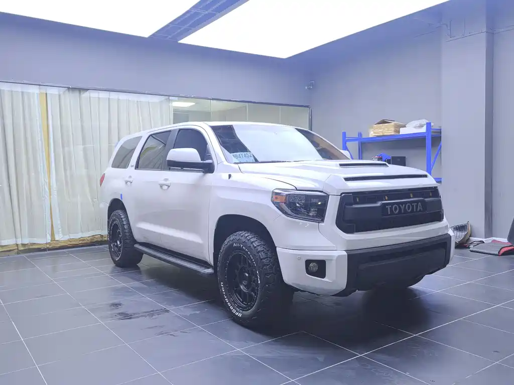 Toyota Sequoia 2017 5.7L
