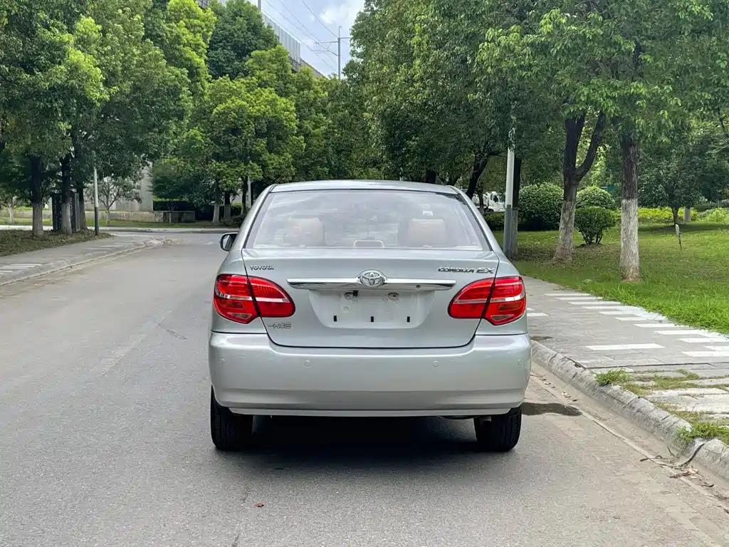 Toyota Corolla — миниатюра 5