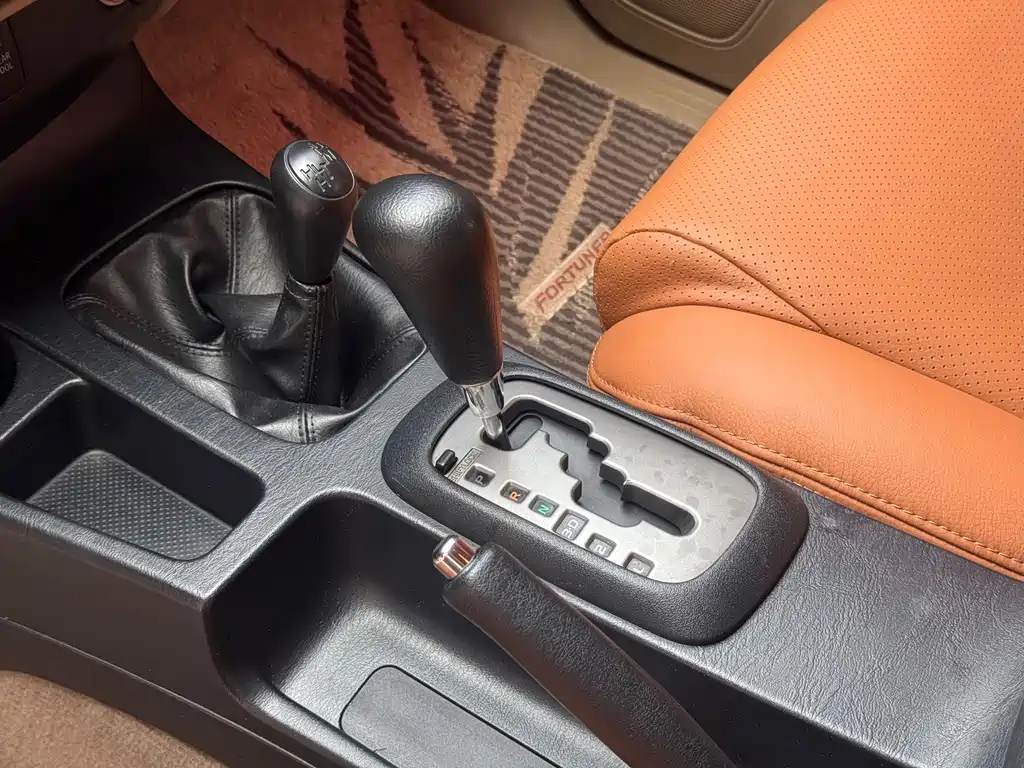 Toyota Fortuner — миниатюра 14