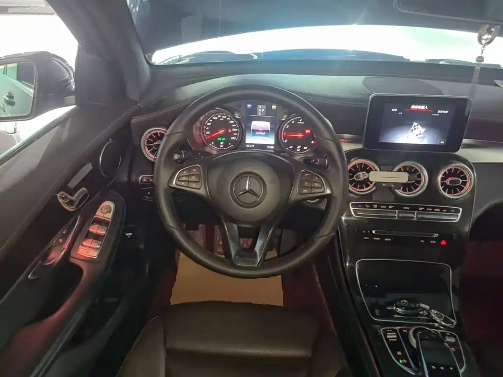 Mercedes-Benz GLC — миниатюра 11