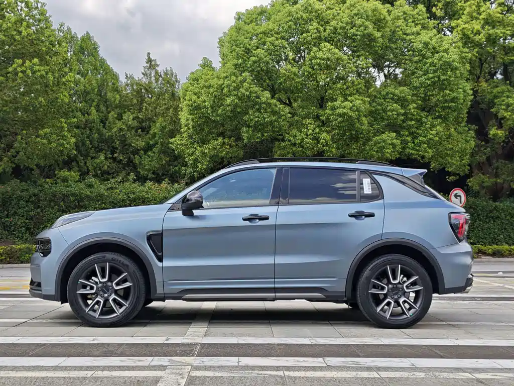 Lynk & Co 01 — миниатюра 3