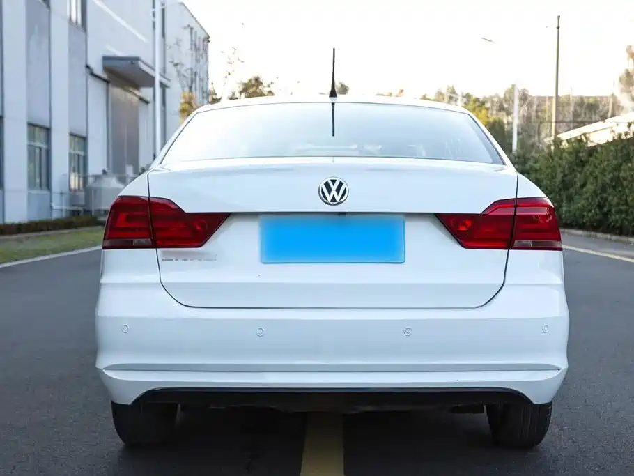 Volkswagen Santana — миниатюра 5