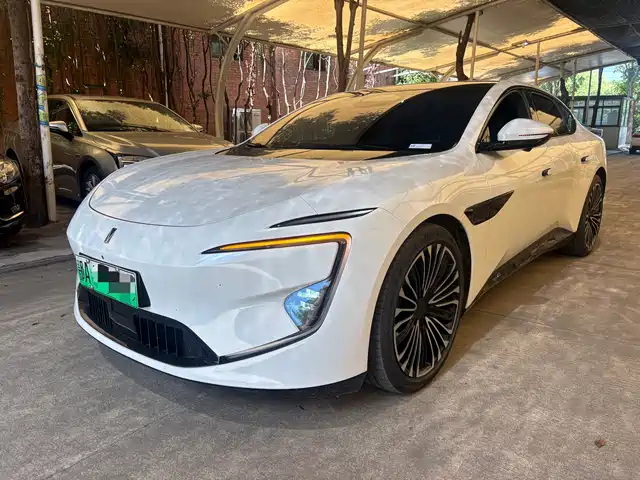 2024 Avatr 12