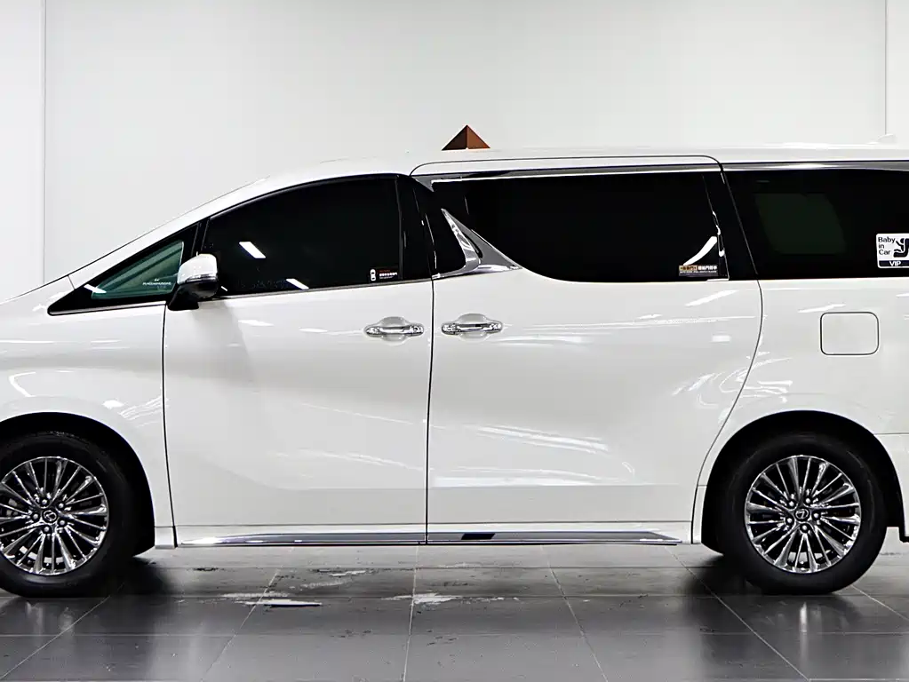 Toyota Vellfire — миниатюра 7