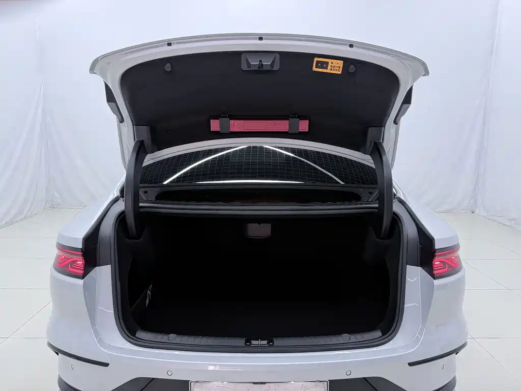 BYD Han — миниатюра 12